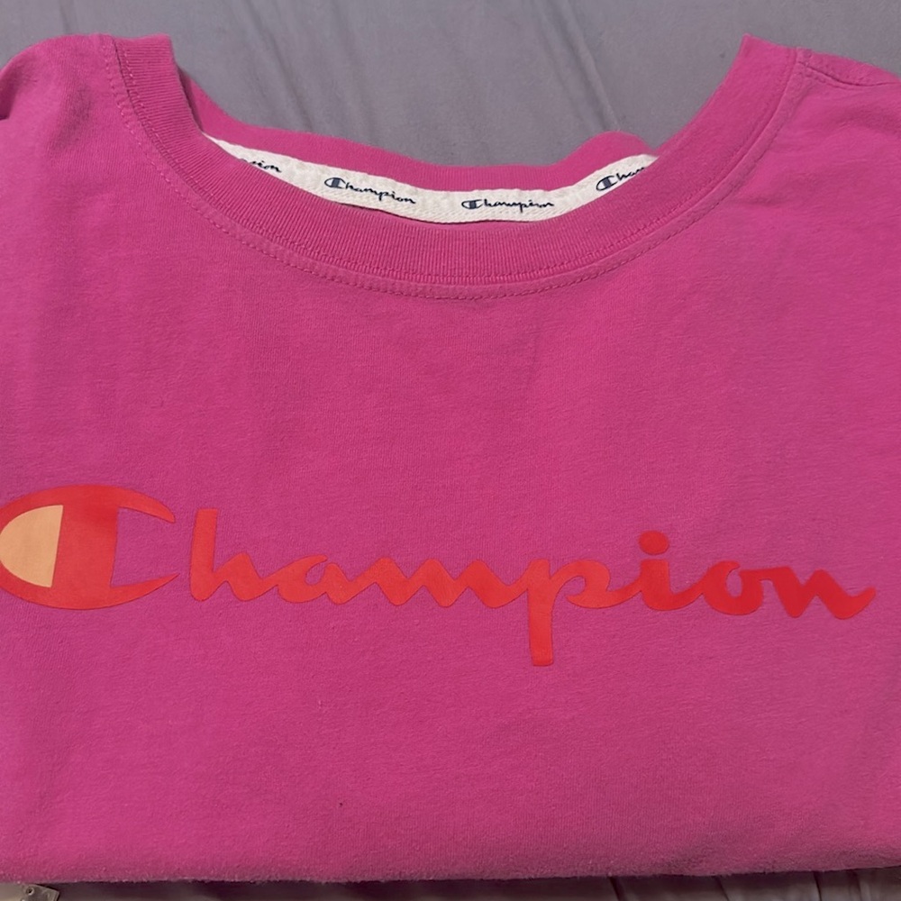 CHAMPION WOMENS CROPPED Shirt Sleeved Comfort Easy Wear Logo Across Front MED